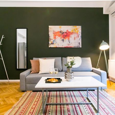 Heart Of The City - Cozy Apartments In Prime Location Бухарест Экстерьер фото