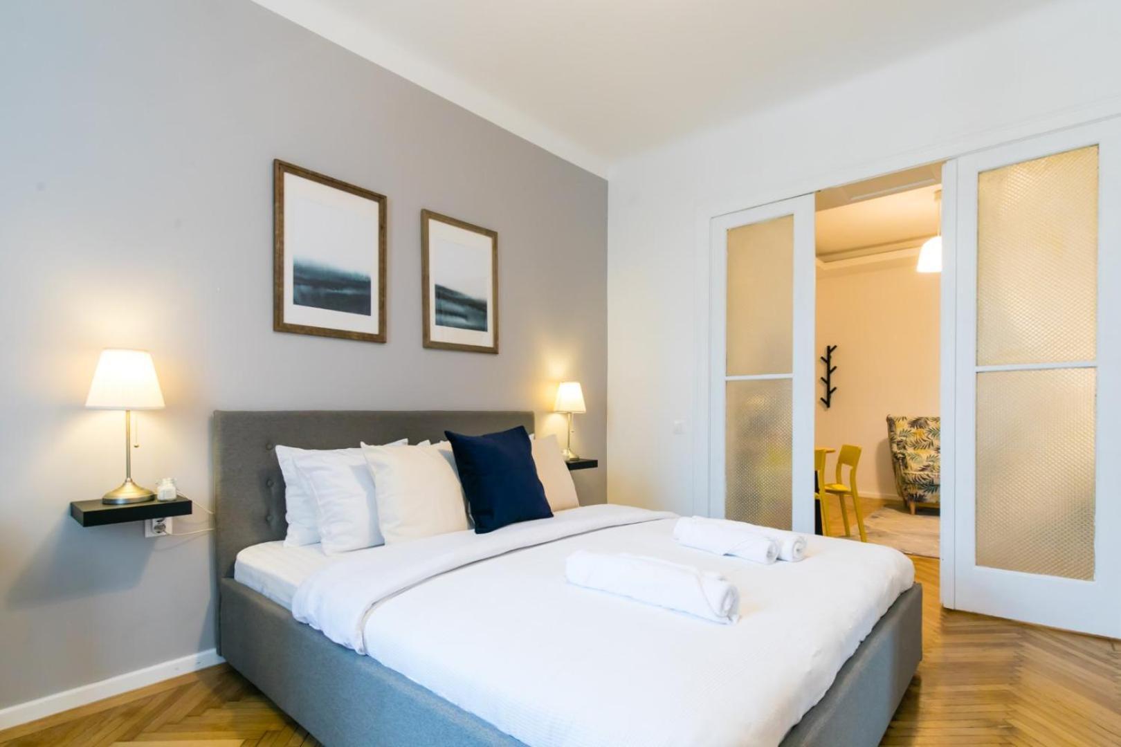 Heart Of The City - Cozy Apartments In Prime Location Бухарест Номер фото